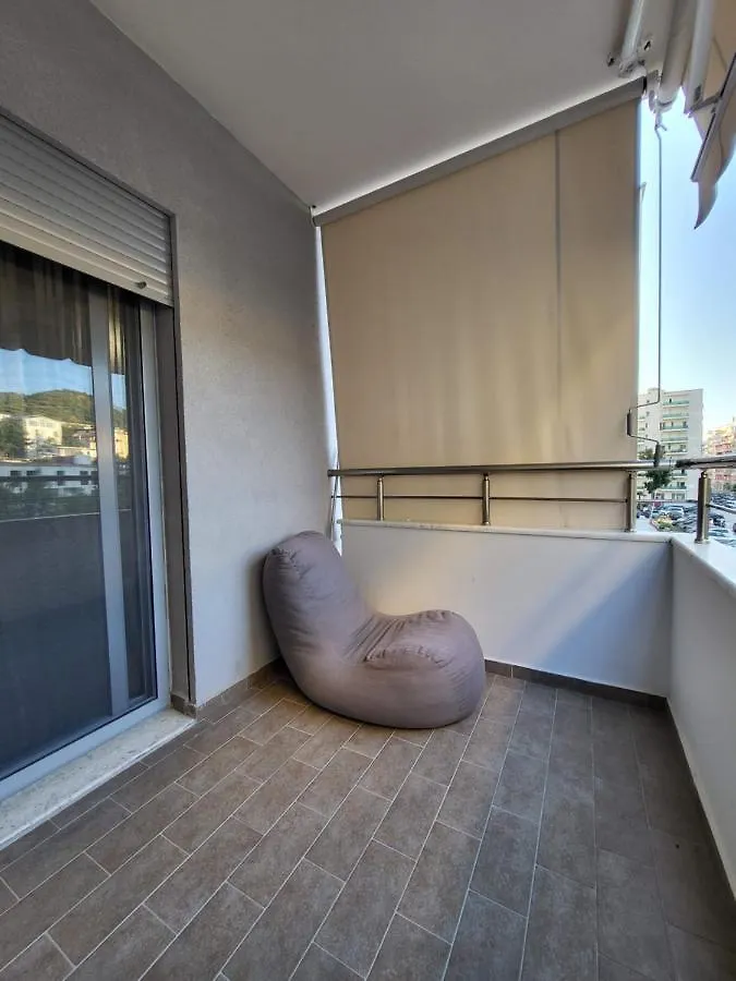 Eden'S Apartment فلورا